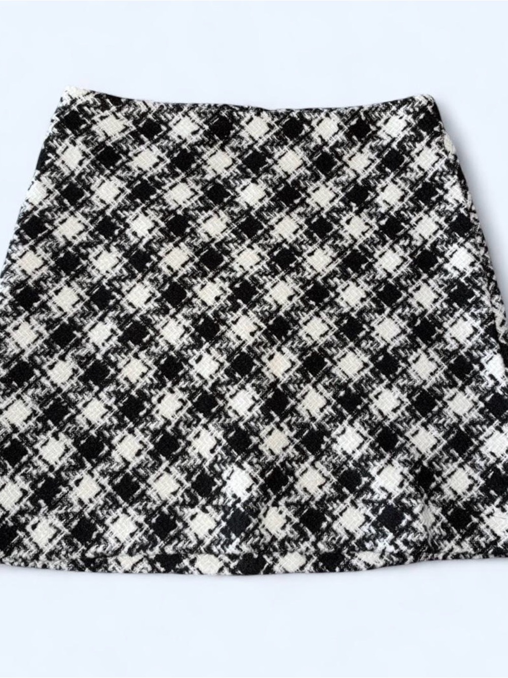 Gilli Black and White Houndstooth Tweed Mini Skirt